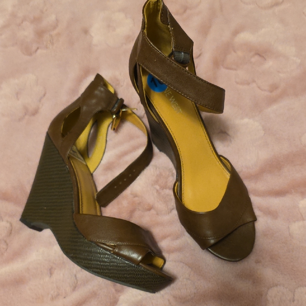 Never Worn Nine West Elegant Brown Wedge Sandals